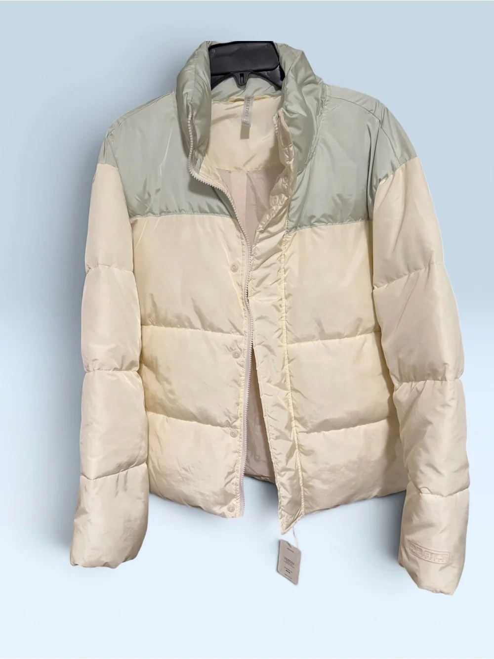 Fabletics Two-Tone Cropped Puffer Jacket in Bone & Faded Mint. NEW With tags